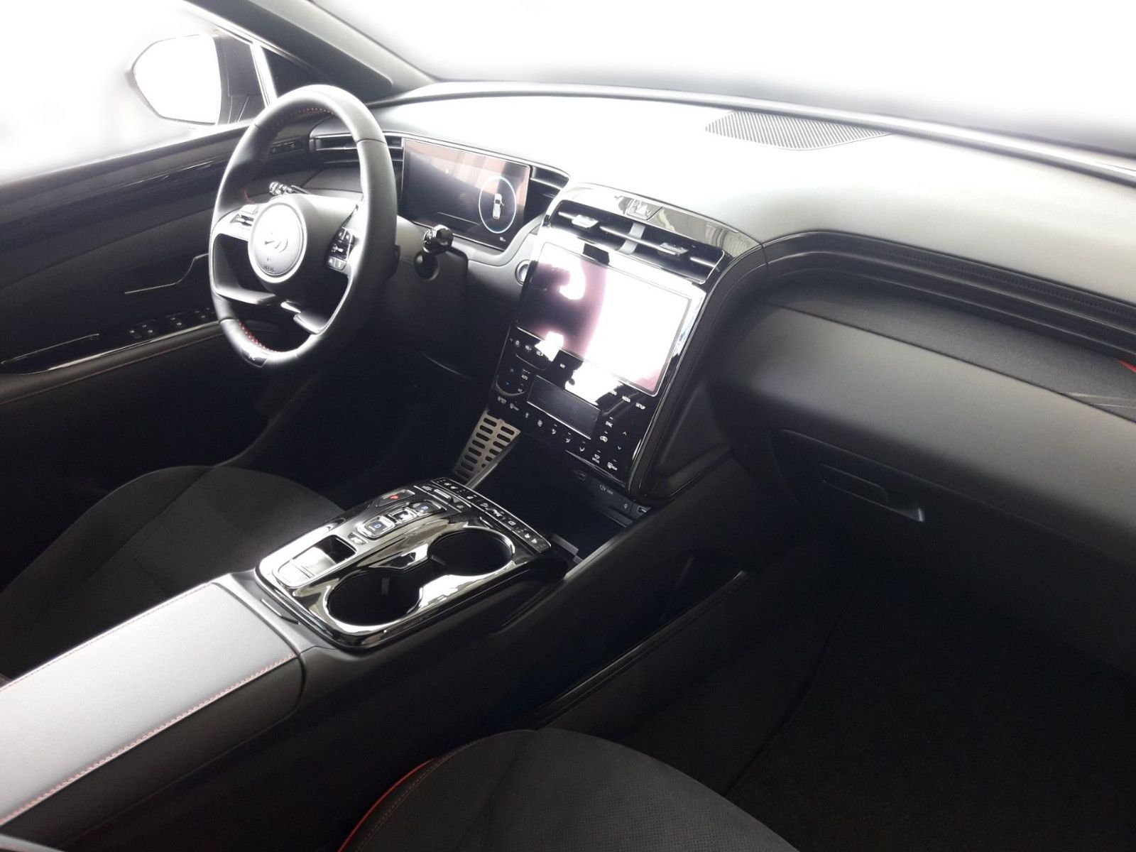 Fahrzeugabbildung Hyundai TUCSON Plug-in Hybrid NLine Assist+Panorama+Sitz