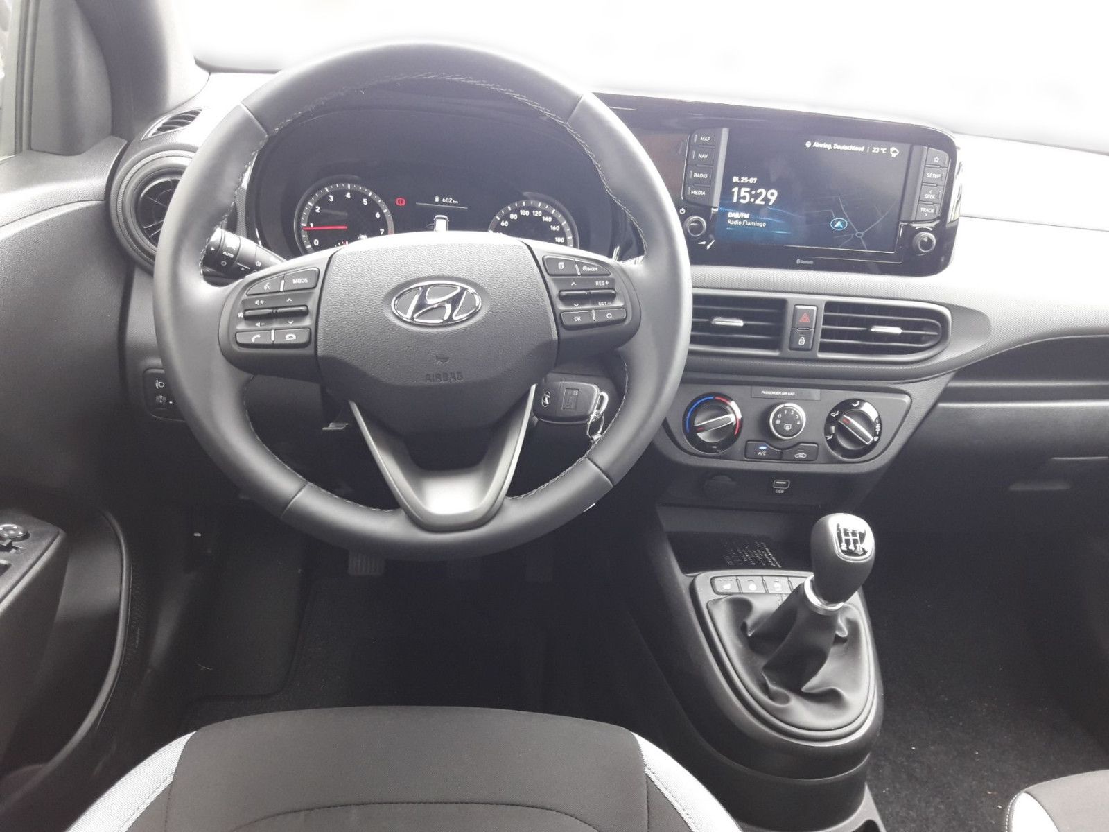 Fahrzeugabbildung Hyundai i10 1.0 Connect & Go