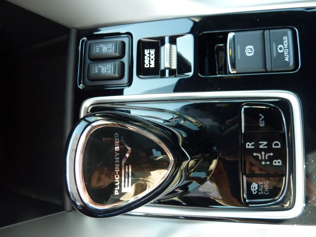 Fahrzeugabbildung Mitsubishi Eclipse Cross Plug-in Hybrid Top Schiebedach 2.4