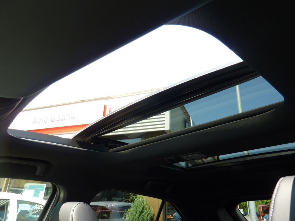 Fahrzeugabbildung Mitsubishi Eclipse Cross Plug-in Hybrid Top Schiebedach 2.4