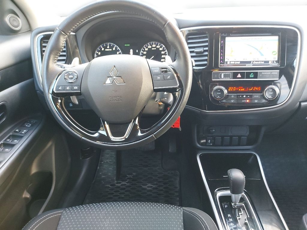 Fahrzeugabbildung Mitsubishi Outlander Active 2.0 CVT Navi Sitzheizung 18´´Al