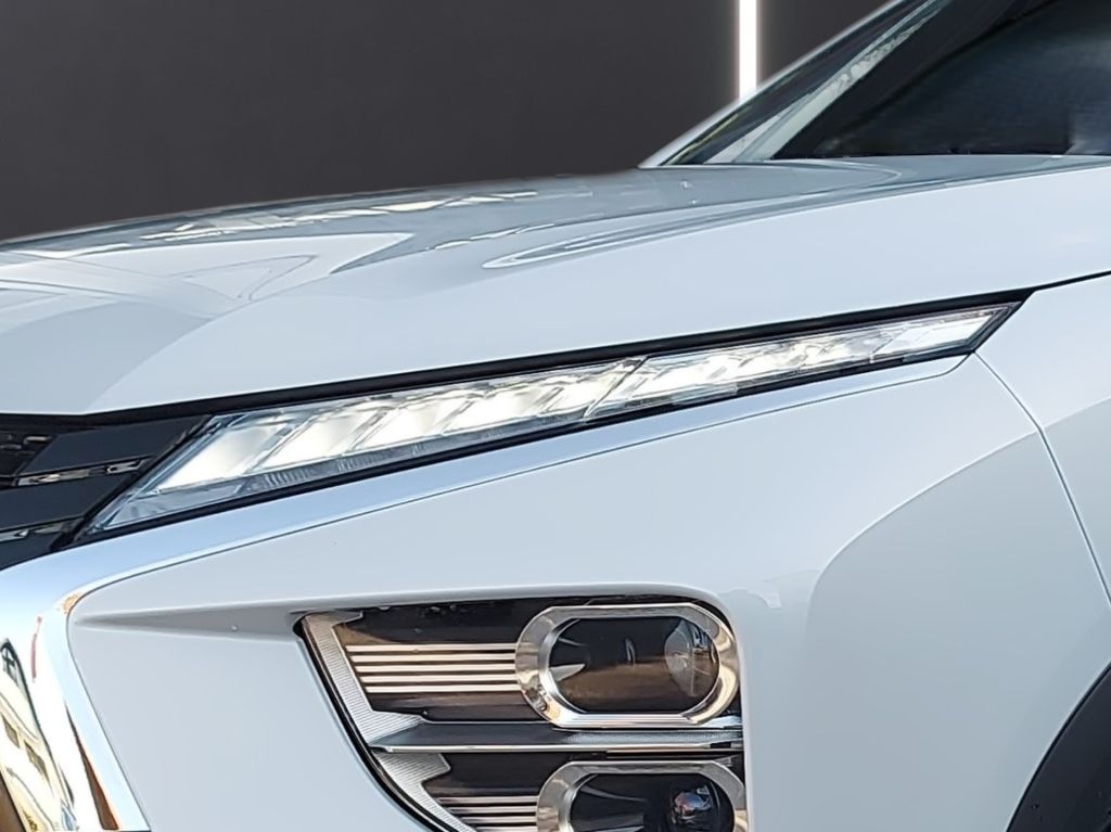 Fahrzeugabbildung Mitsubishi Eclipse Cross Plug-in Hybrid Top 4WD Schiebedach