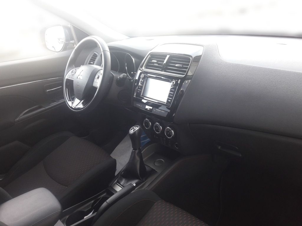 Fahrzeugabbildung Mitsubishi ASX Edition 100+ 1.6 MIVEC ClearTec 2WD (8-fach)